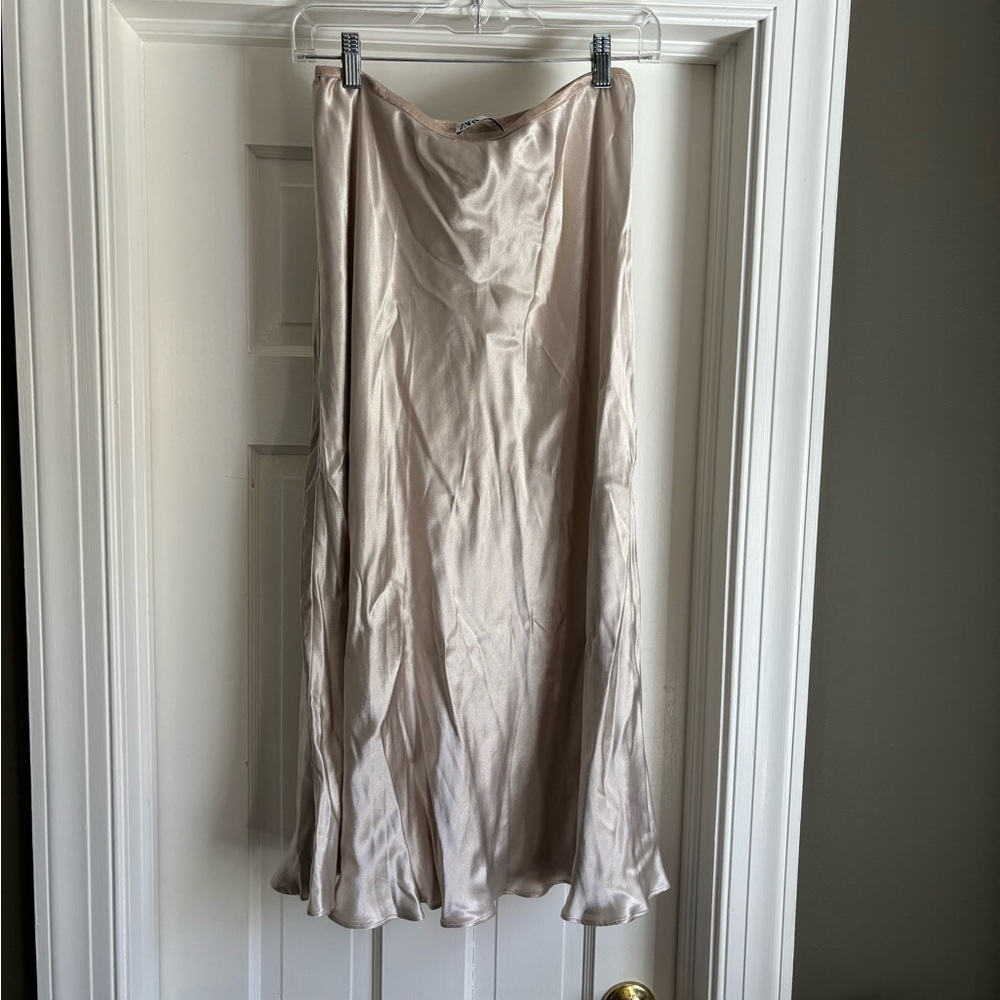 Zara Satin midi Skirt